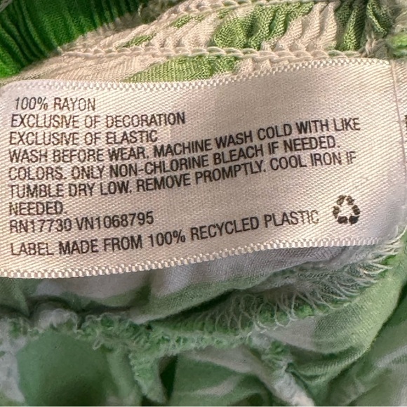 Kid's Lilly Pulitzer for Target Green & White Tropical Print Wide Leg Jumpsuit - Picture 9 of 10